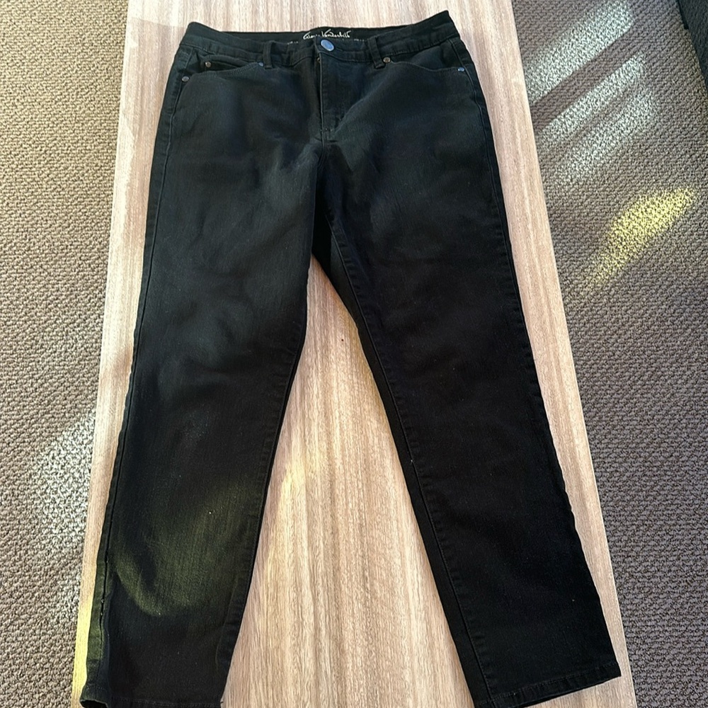 Gloria Vanderbilt crop jeans